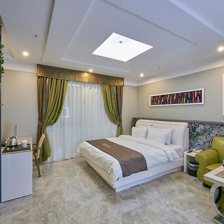 Dubai Hotel Gwangju Metropolitan City Esterno foto
