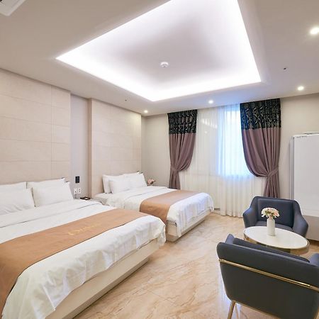 Dubai Hotel Gwangju Metropolitan City Esterno foto