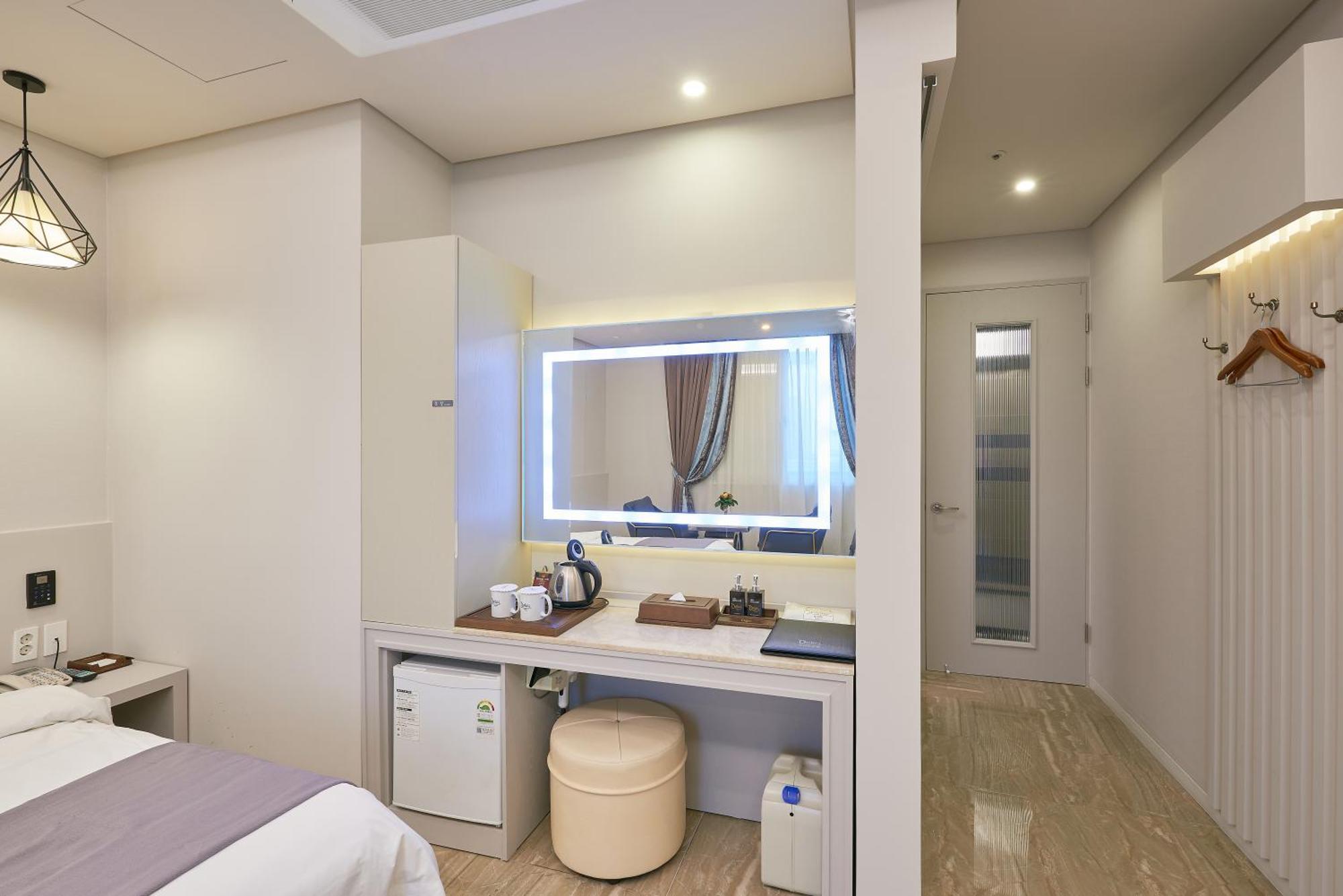 Dubai Hotel Gwangju Metropolitan City Esterno foto