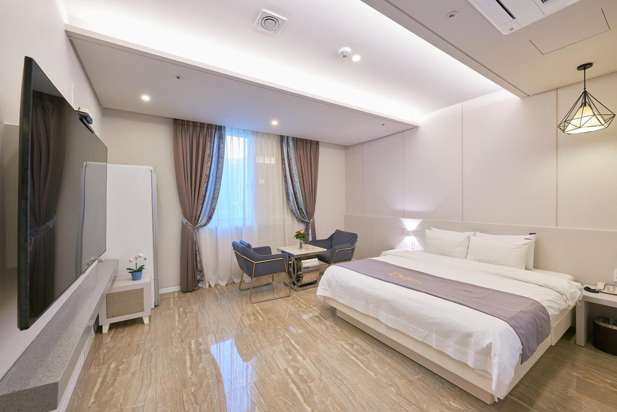 Dubai Hotel Gwangju Metropolitan City Esterno foto