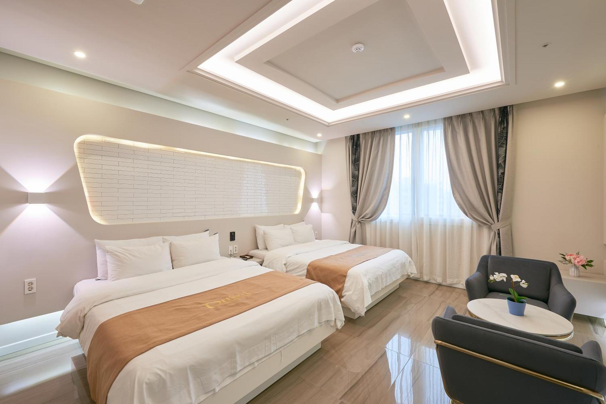 Dubai Hotel Gwangju Metropolitan City Esterno foto