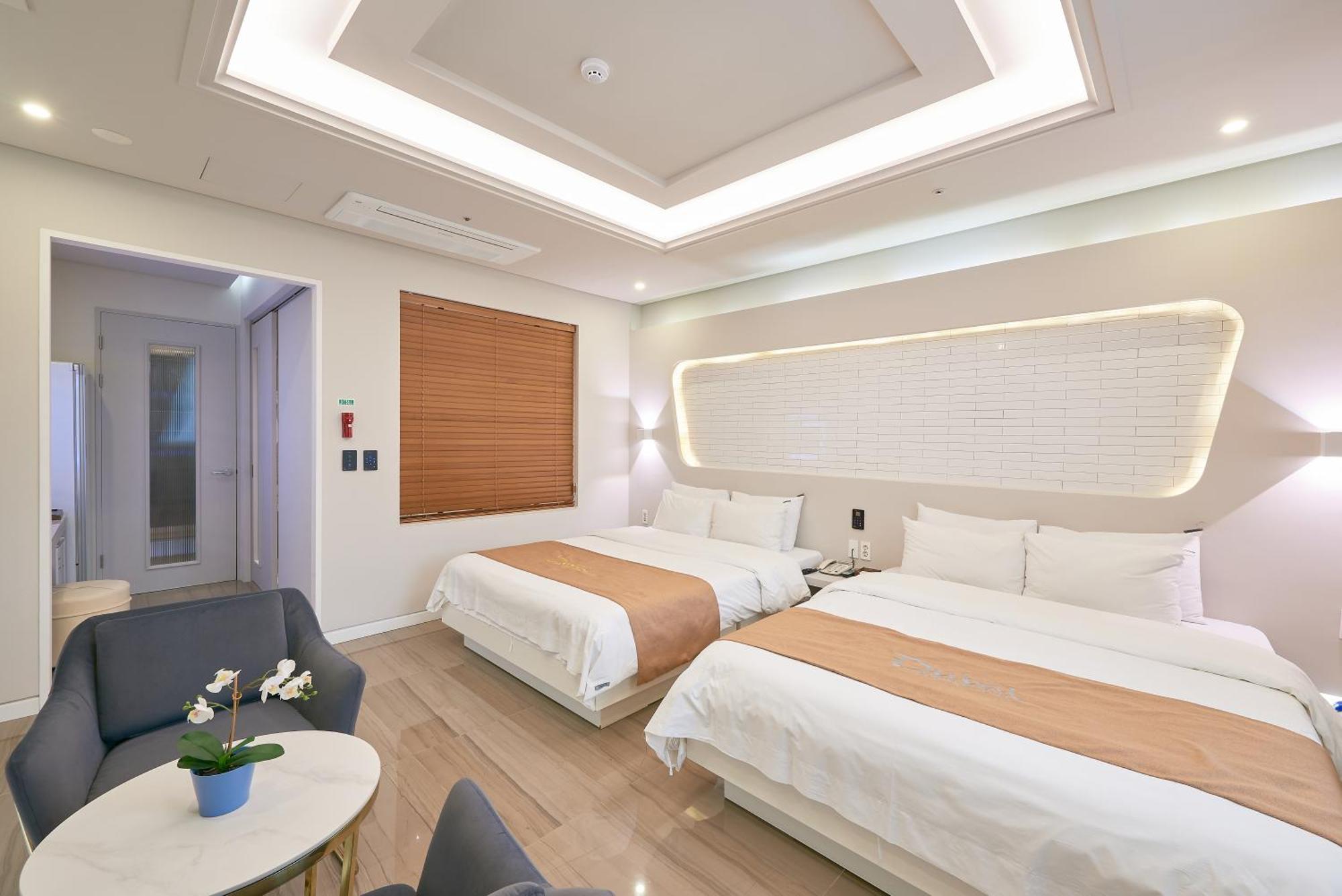 Dubai Hotel Gwangju Metropolitan City Esterno foto